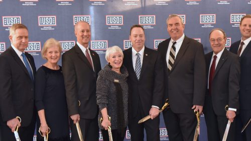 Expanded USO DCA Lounge celebrates ribbon cutting.