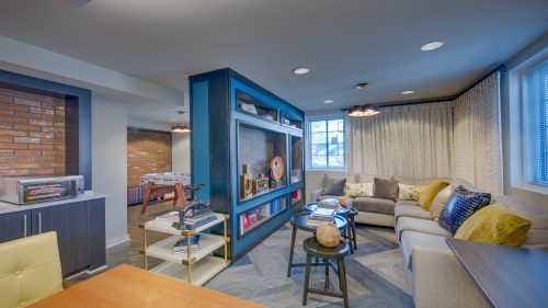 Woodbury Park at Courthouse Apartments interior.